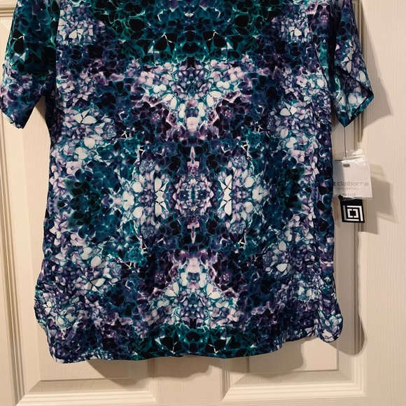 Liz Claiborne Petites Deep Lavender Multicolor top, Size Small Petite NWT - Picture 2 of 2